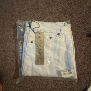 Brand New DG2 white pants size -10-( bag was opened for measurements only)